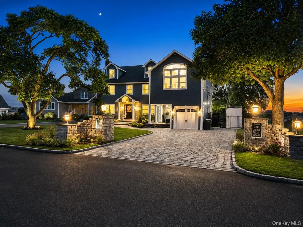230 W Islip Road West Islip, NY 11795