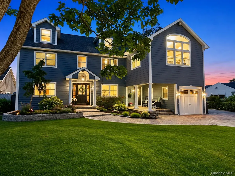 230 W Islip Road West Islip, NY 11795