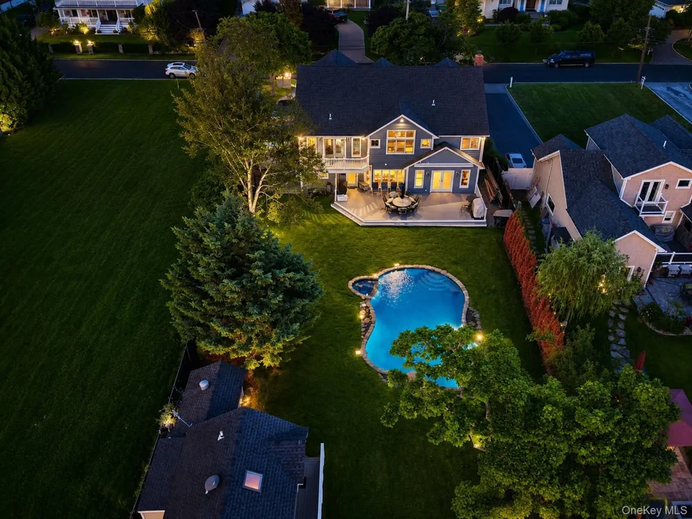 230 W Islip Road West Islip, NY 11795