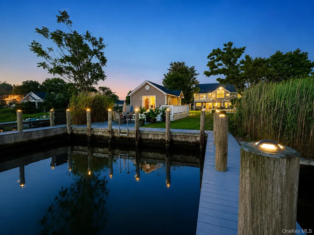 230 W Islip Road West Islip, NY 11795