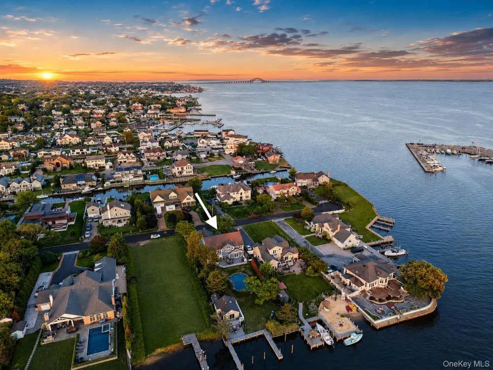 230 W Islip Road West Islip, NY 11795