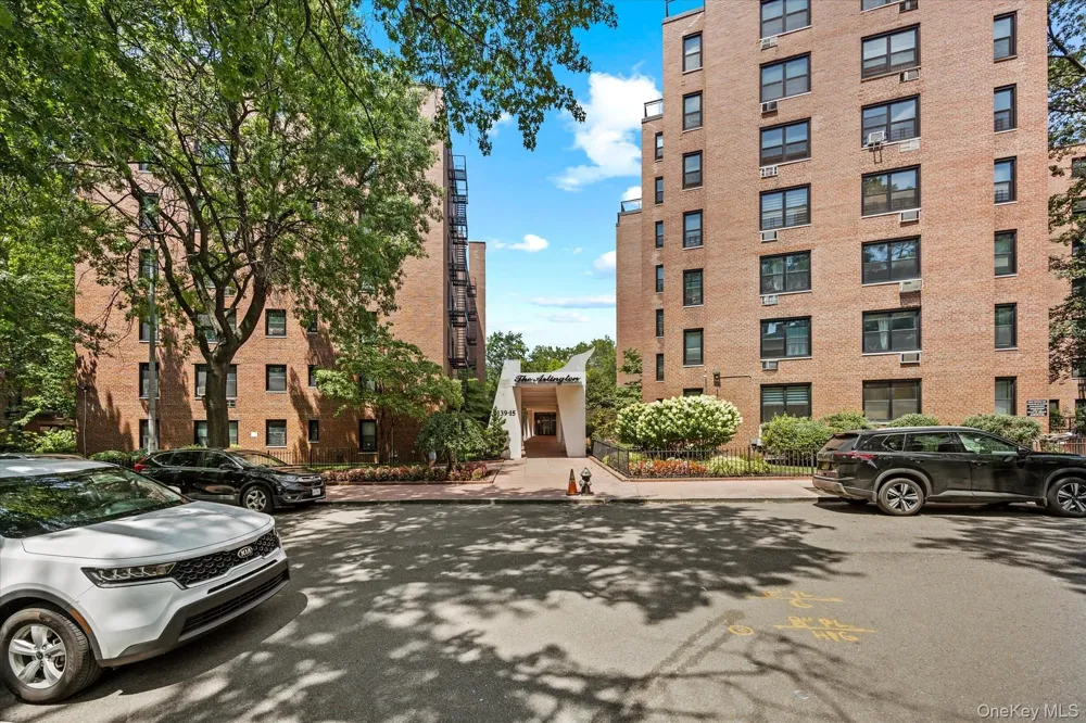 139-15 83rd Avenue #226 Briarwood, NY 11435