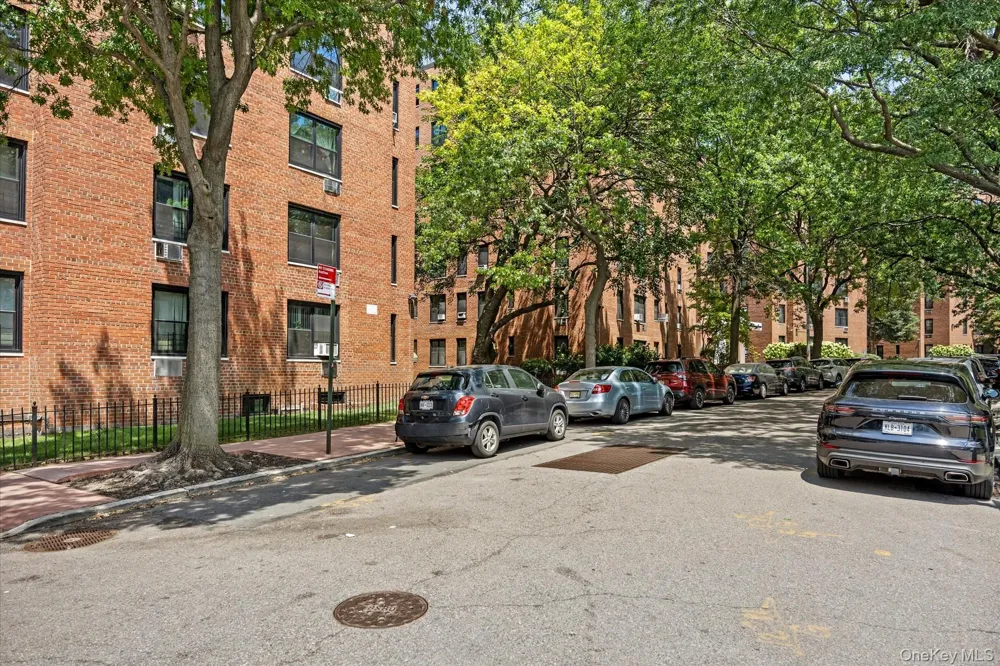 139-15 83rd Avenue #226 Briarwood, NY 11435