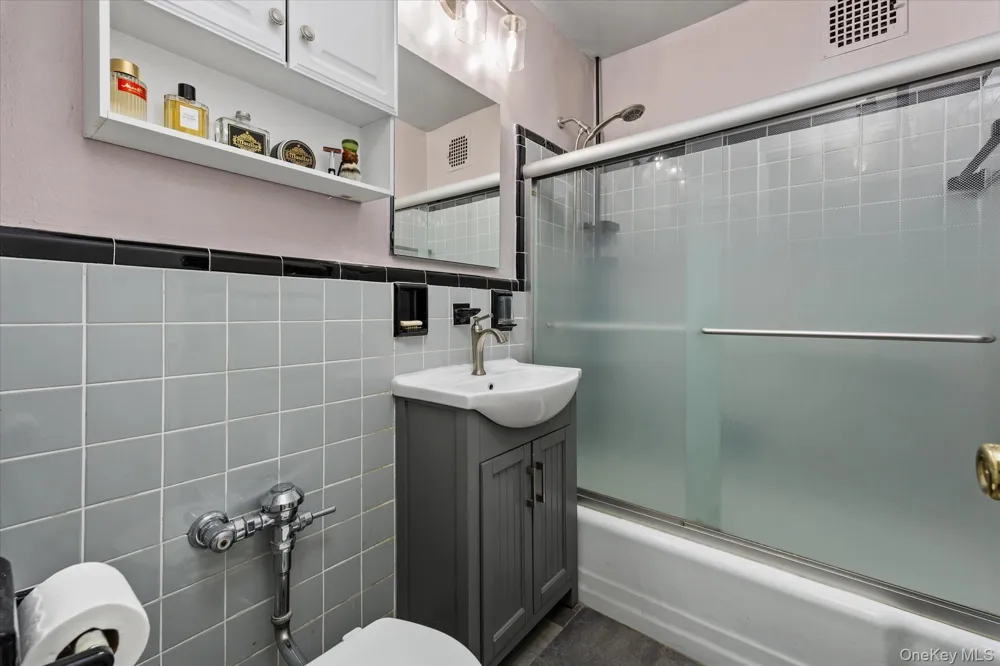 139-15 83rd Avenue #226 Briarwood, NY 11435