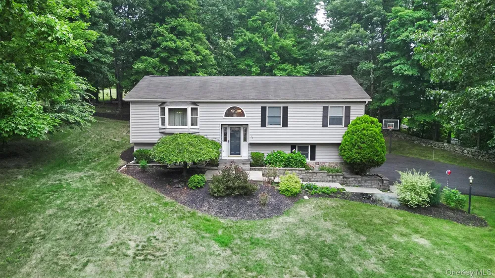 25 Cocoa Lane Newburgh, NY 12550