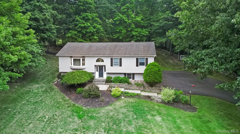 25 Cocoa Lane Newburgh, NY 12550