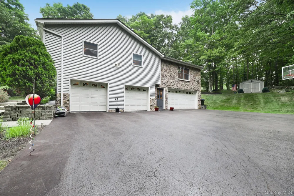 25 Cocoa Lane Newburgh, NY 12550