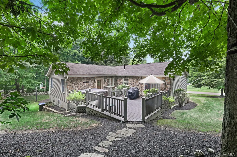25 Cocoa Lane Newburgh, NY 12550
