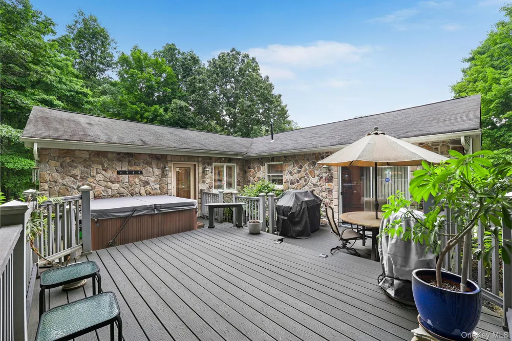 25 Cocoa Lane Newburgh, NY 12550