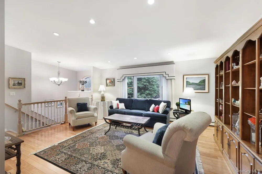 25 Cocoa Lane Newburgh, NY 12550