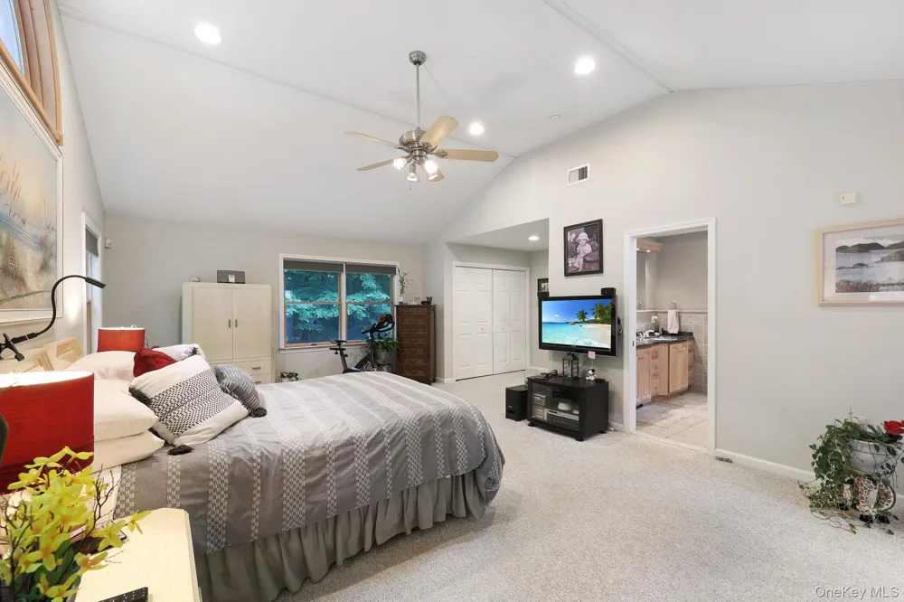 25 Cocoa Lane Newburgh, NY 12550