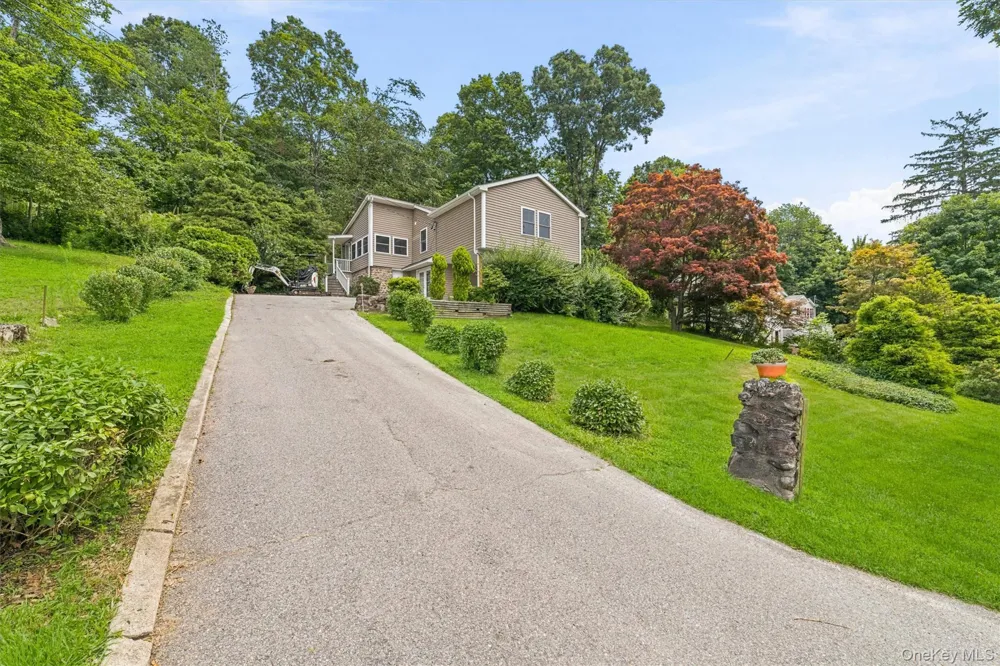 4 Narcissus Drive Mahopac, NY 10541