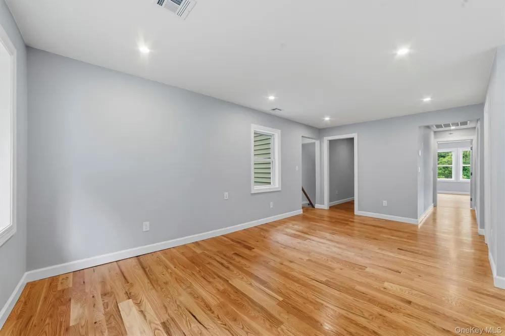 4 Narcissus Drive Mahopac, NY 10541