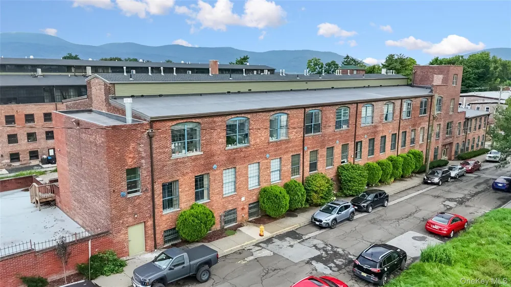 44 Johnes Street #207J Newburgh, NY 12550