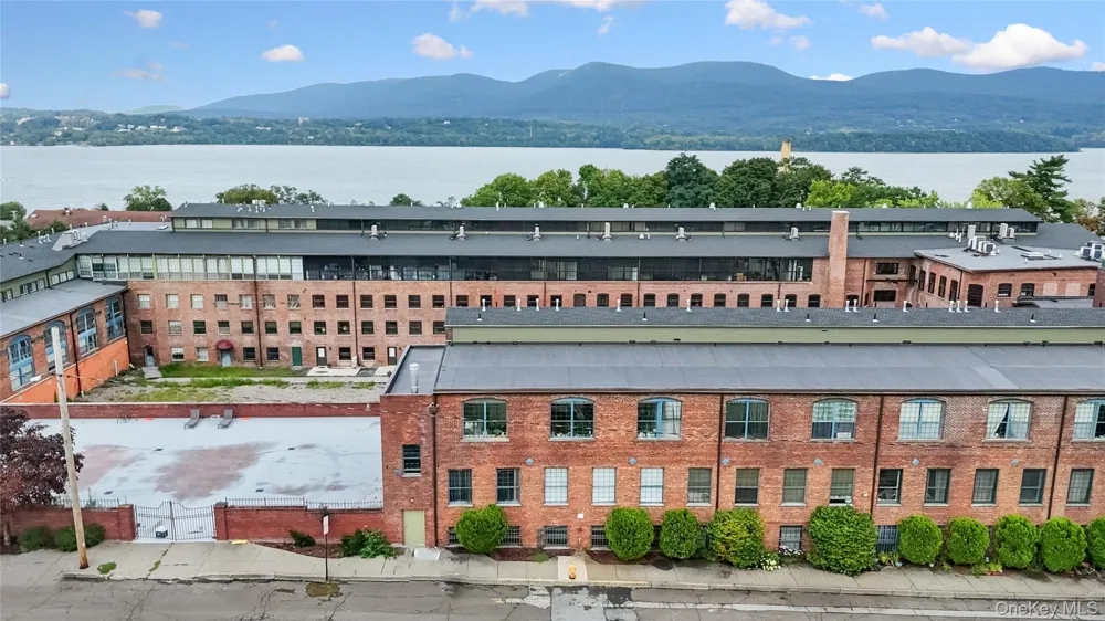 44 Johnes Street #207J Newburgh, NY 12550