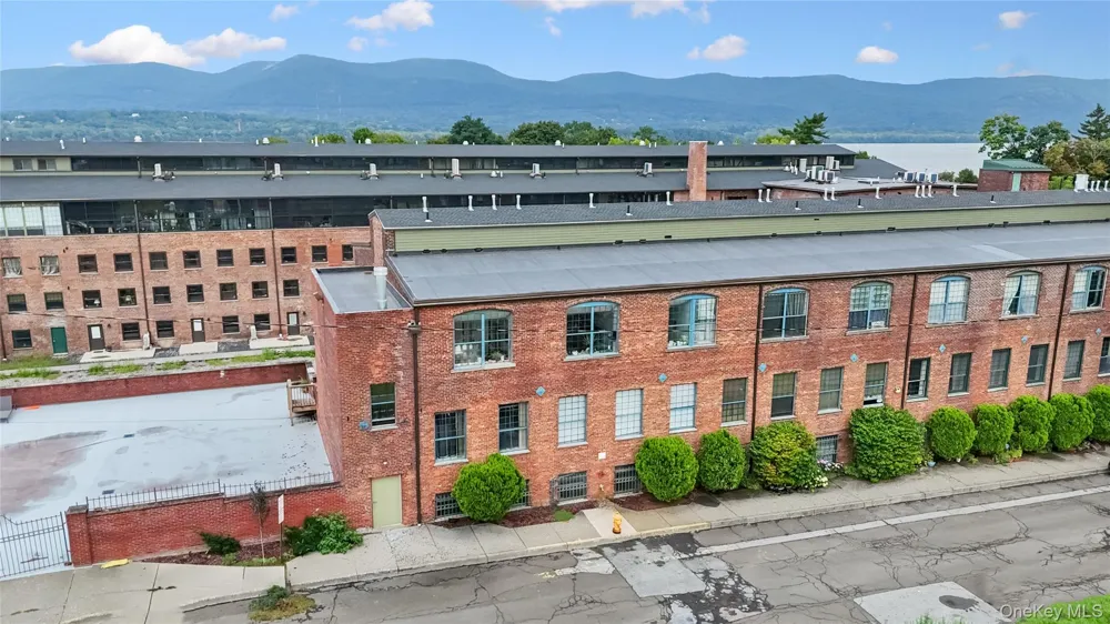 44 Johnes Street #207J Newburgh, NY 12550