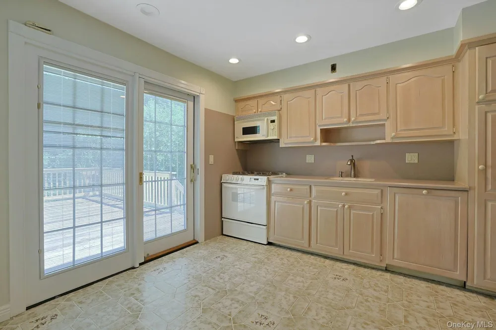 19 Von Beaste Lane Congers, NY 10920
