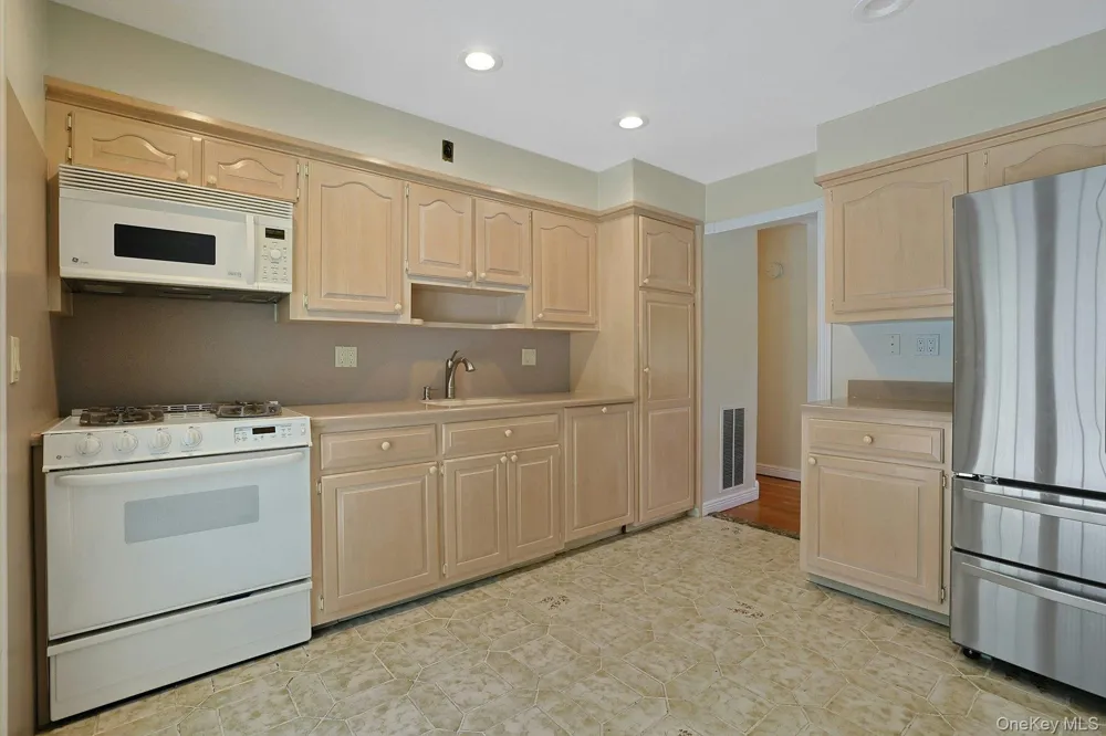 19 Von Beaste Lane Congers, NY 10920
