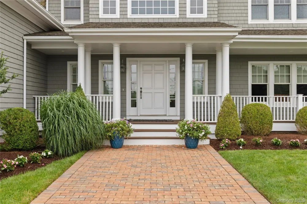 42 Jessup Lane Westhampton Beach, NY 11978