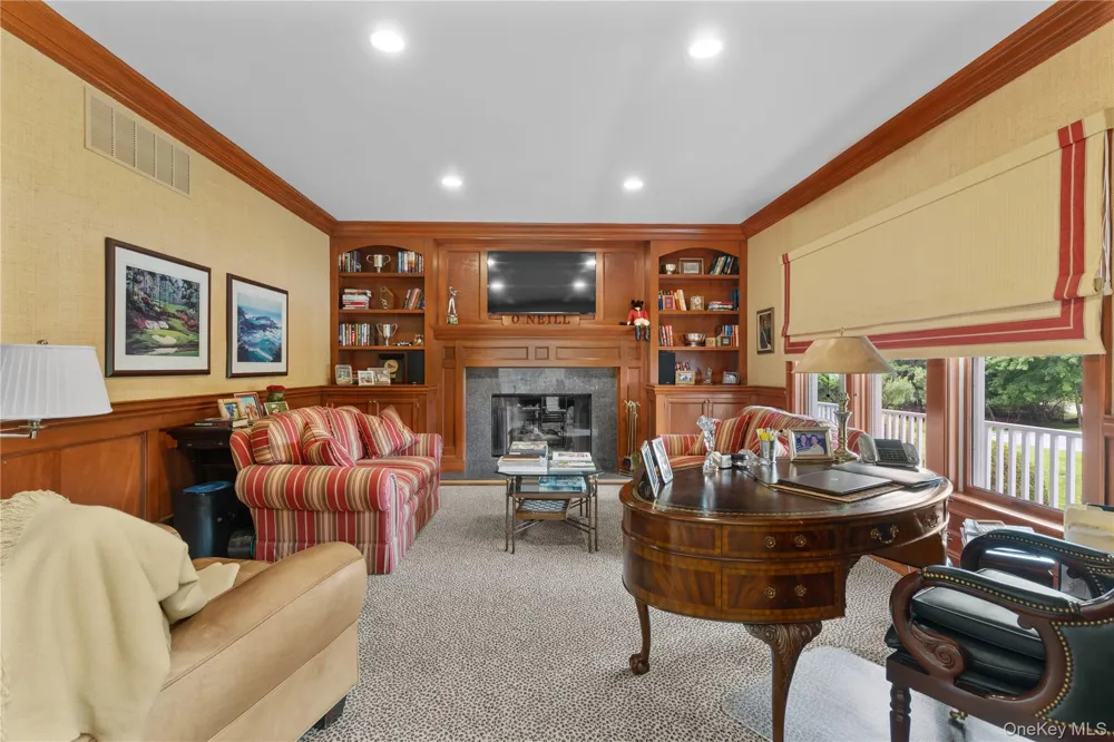 42 Jessup Lane Westhampton Beach, NY 11978