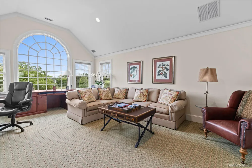 42 Jessup Lane Westhampton Beach, NY 11978