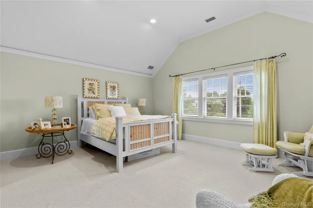 42 Jessup Lane Westhampton Beach, NY 11978