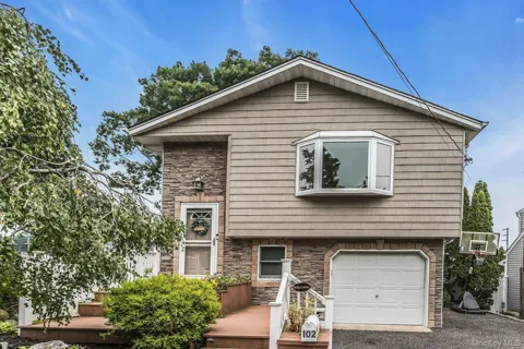 102 Willett Avenue