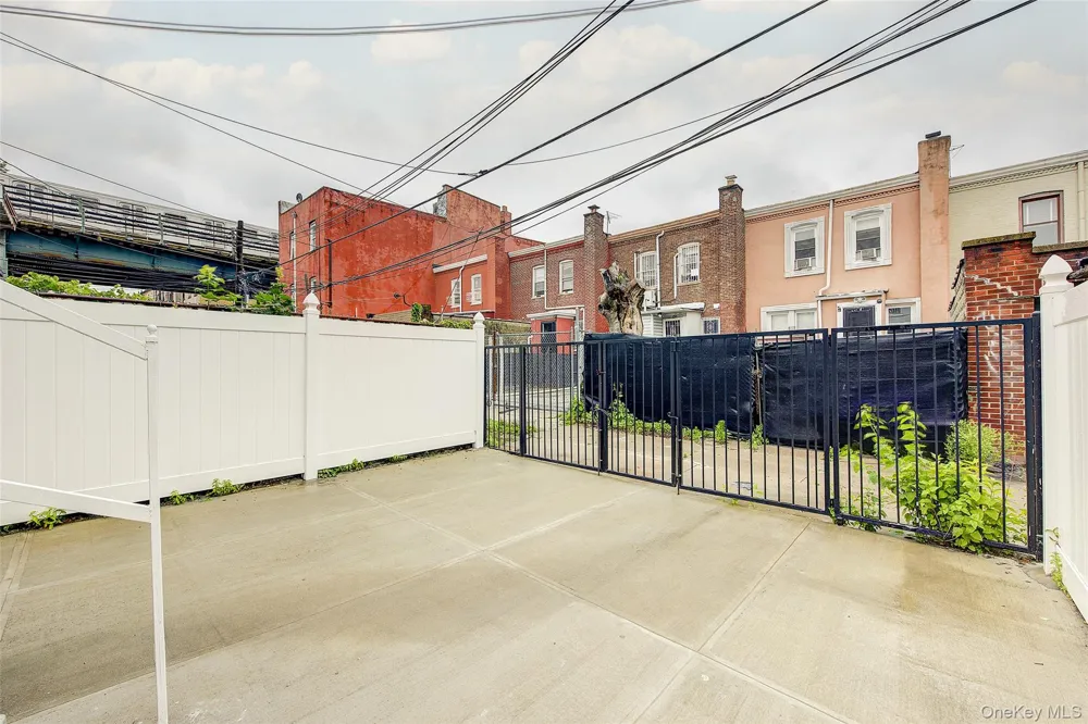 9 Adler Place Brooklyn, NY 11208