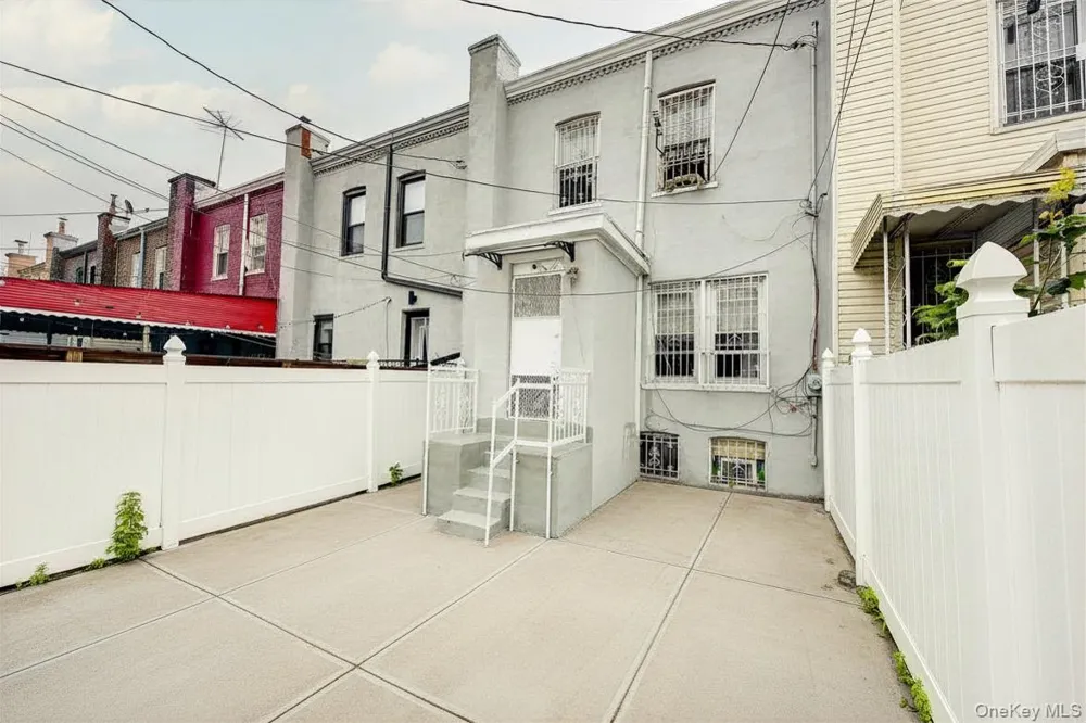 9 Adler Place Brooklyn, NY 11208