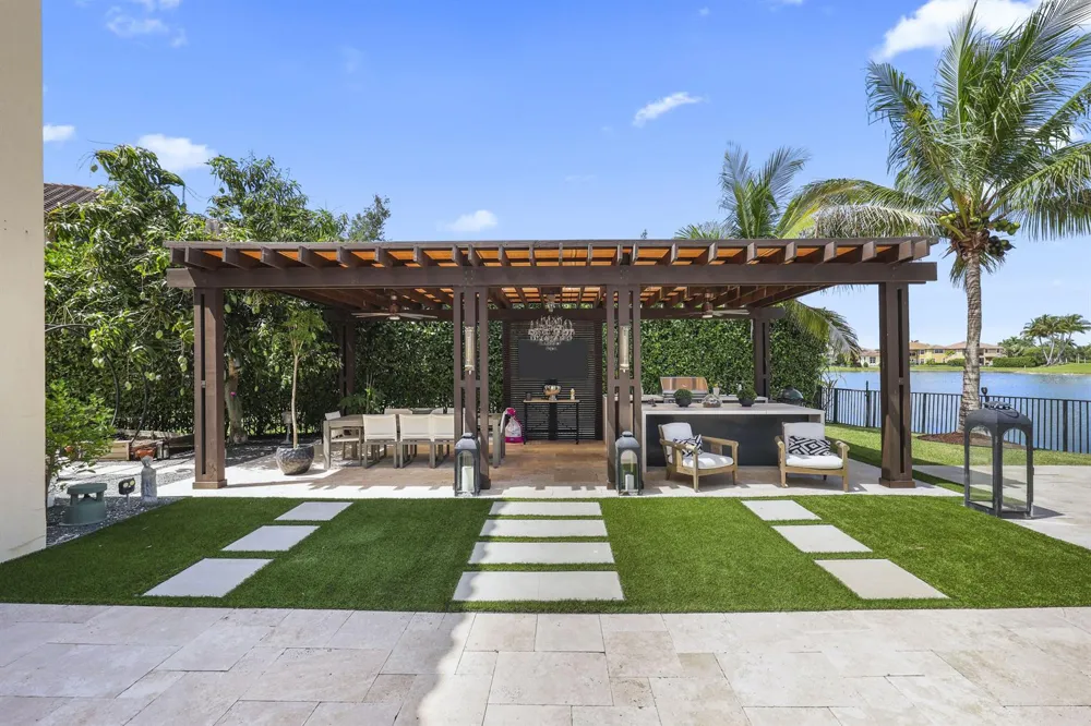 8861 Edgewater Place Parkland, FL 33076