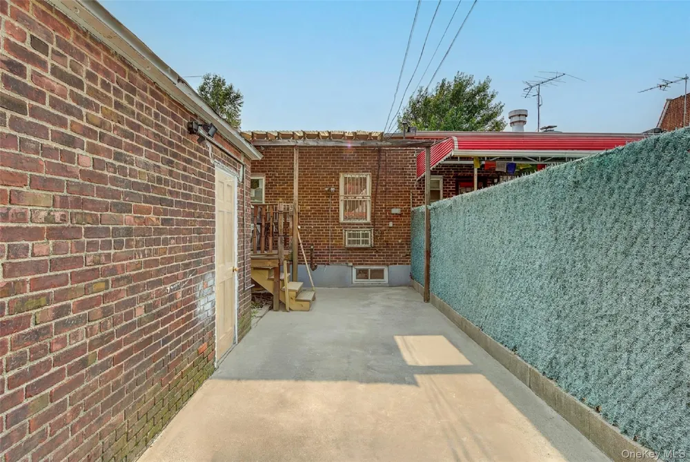2537 89th Street East Elmhurst, NY 11369