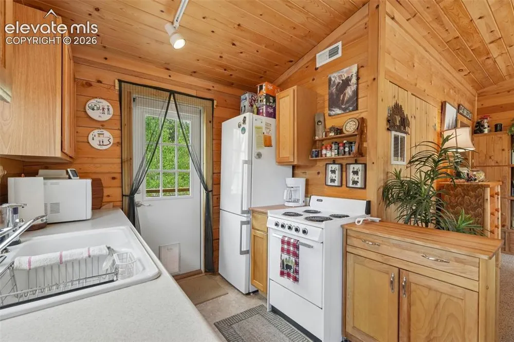 1600 Swiggler Road Jefferson, CO 80456