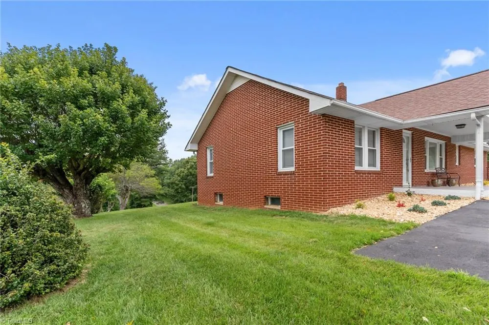 290 Riverview Drive Sparta, NC 28675