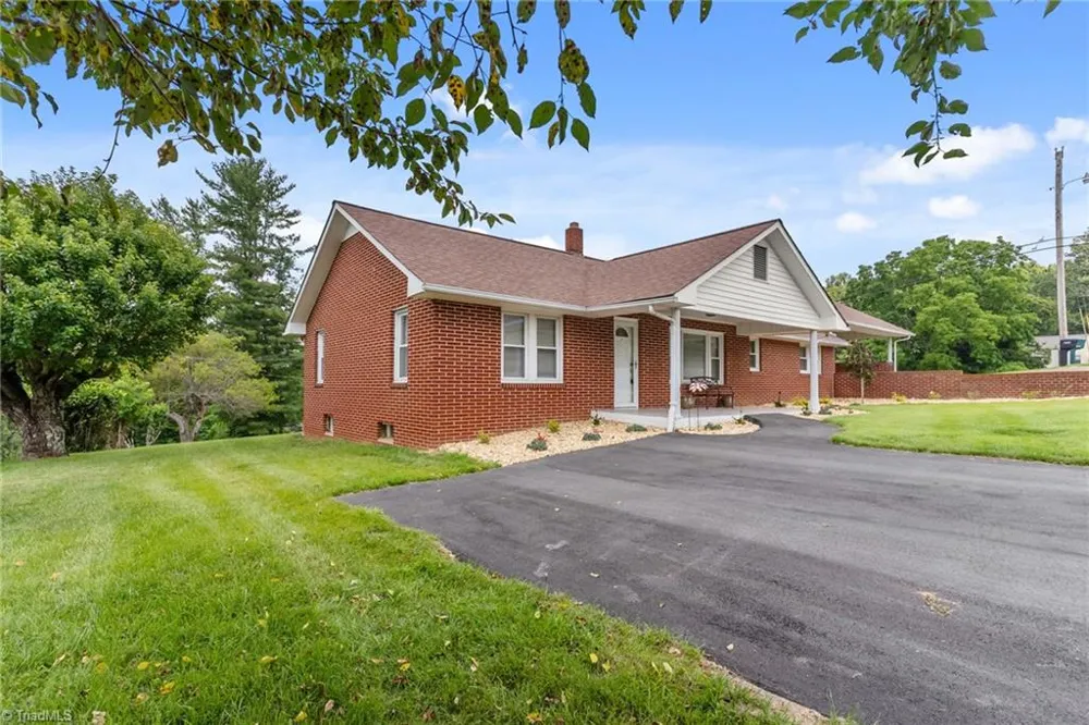 290 Riverview Drive Sparta, NC 28675