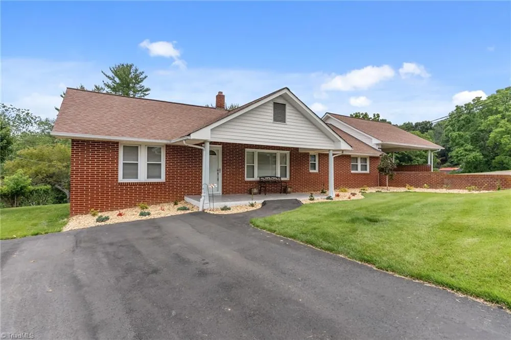 290 Riverview Drive Sparta, NC 28675