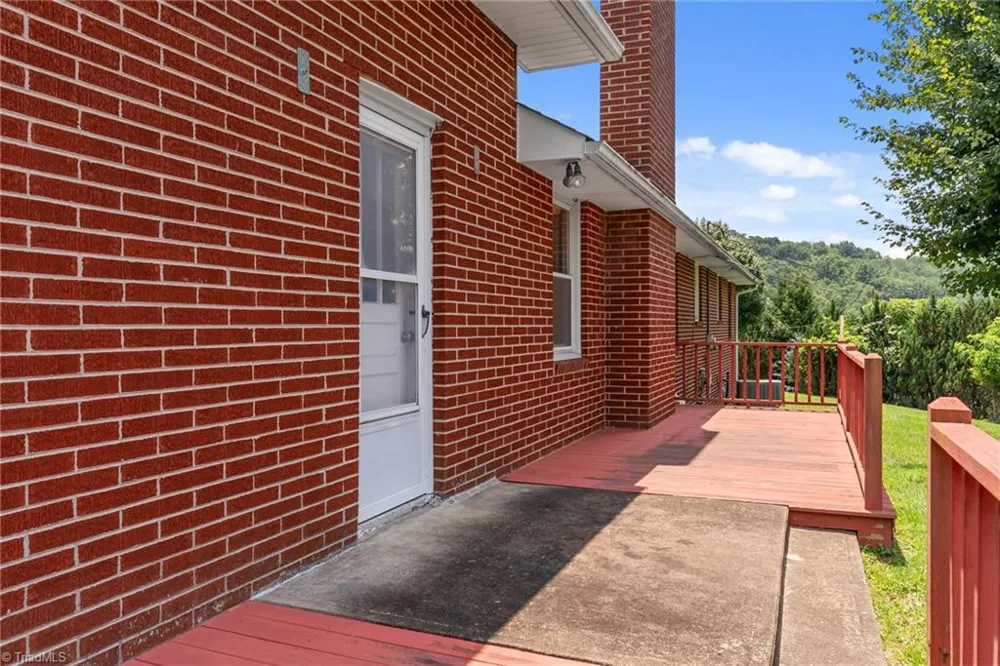 290 Riverview Drive Sparta, NC 28675