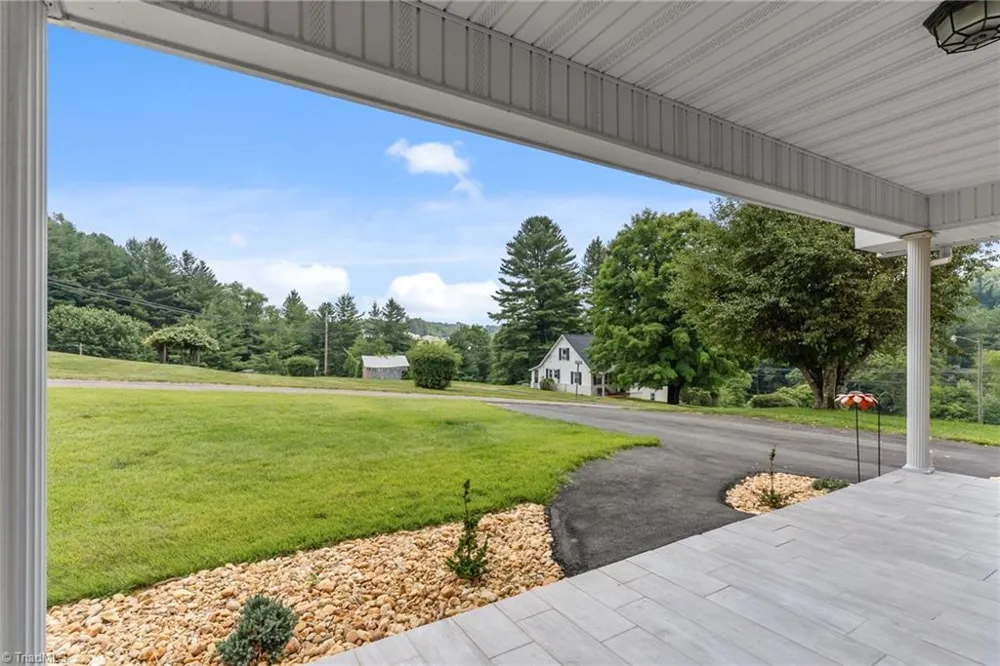 290 Riverview Drive Sparta, NC 28675