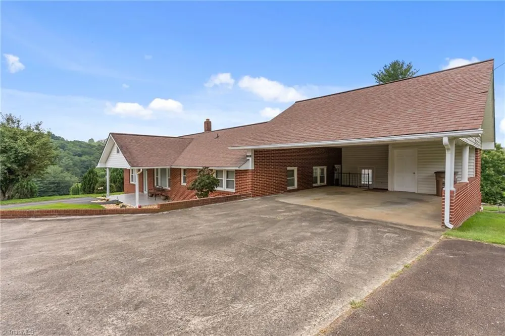 290 Riverview Drive Sparta, NC 28675