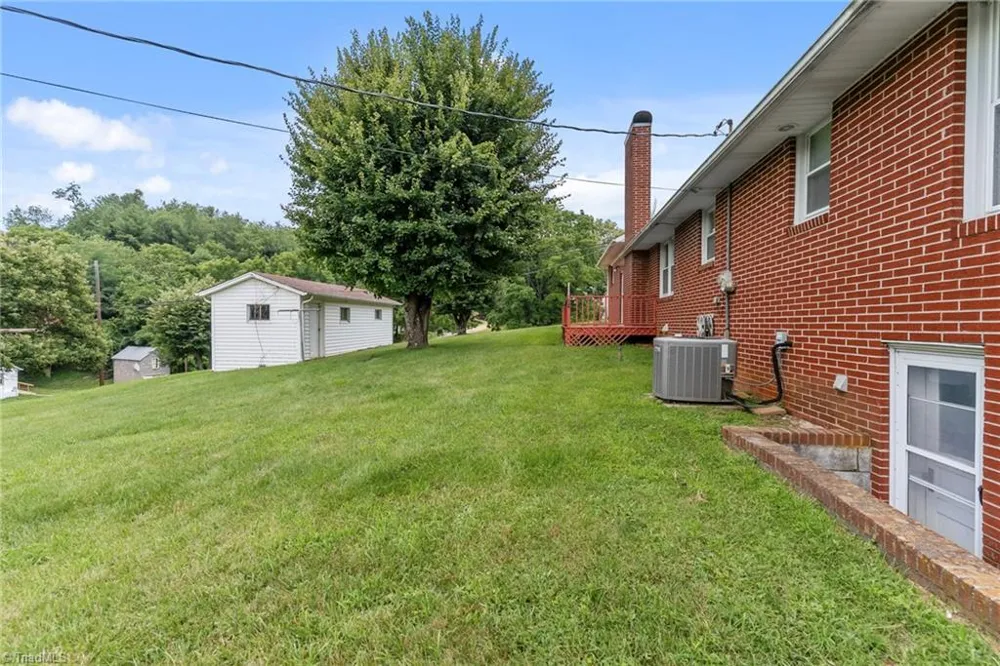 290 Riverview Drive Sparta, NC 28675