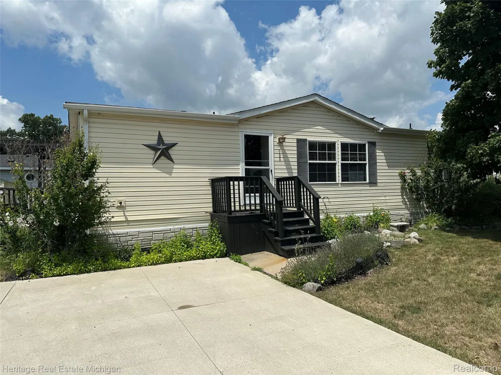 188 Chinkapin Rill Fenton City, MI 48430