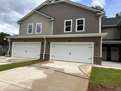 #8, 1442 Grove Park Drive #008