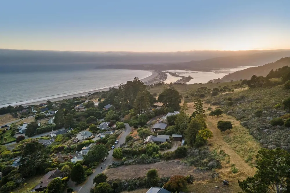 21 Avenida Las Baulinas Stinson Beach, CA 94970