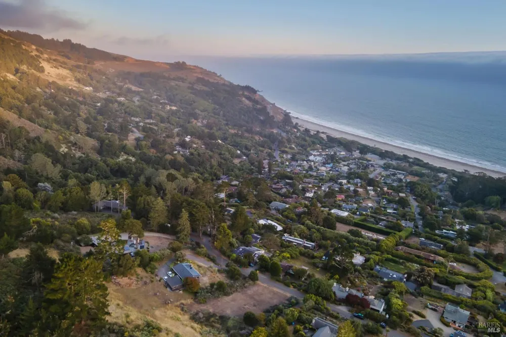 21 Avenida Las Baulinas Stinson Beach, CA 94970