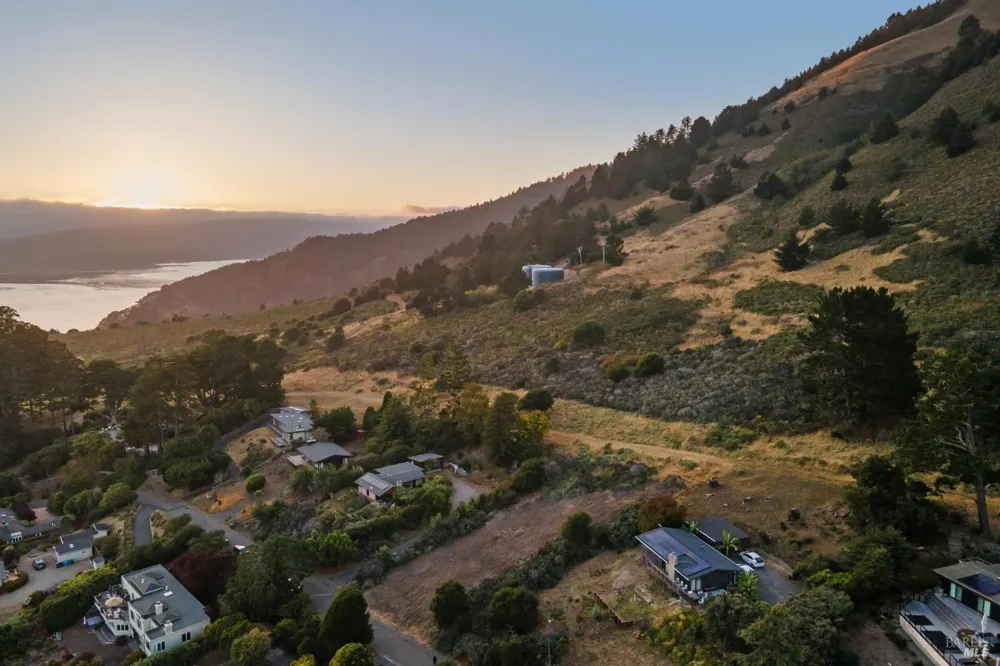 21 Avenida Las Baulinas Stinson Beach, CA 94970