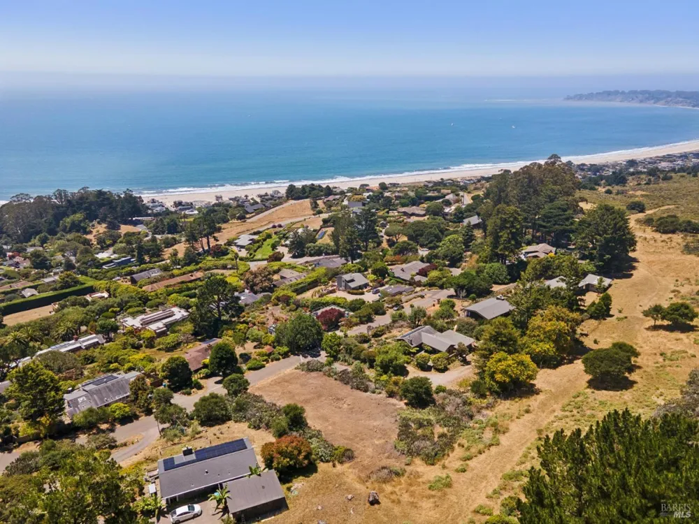 21 Avenida Las Baulinas Stinson Beach, CA 94970