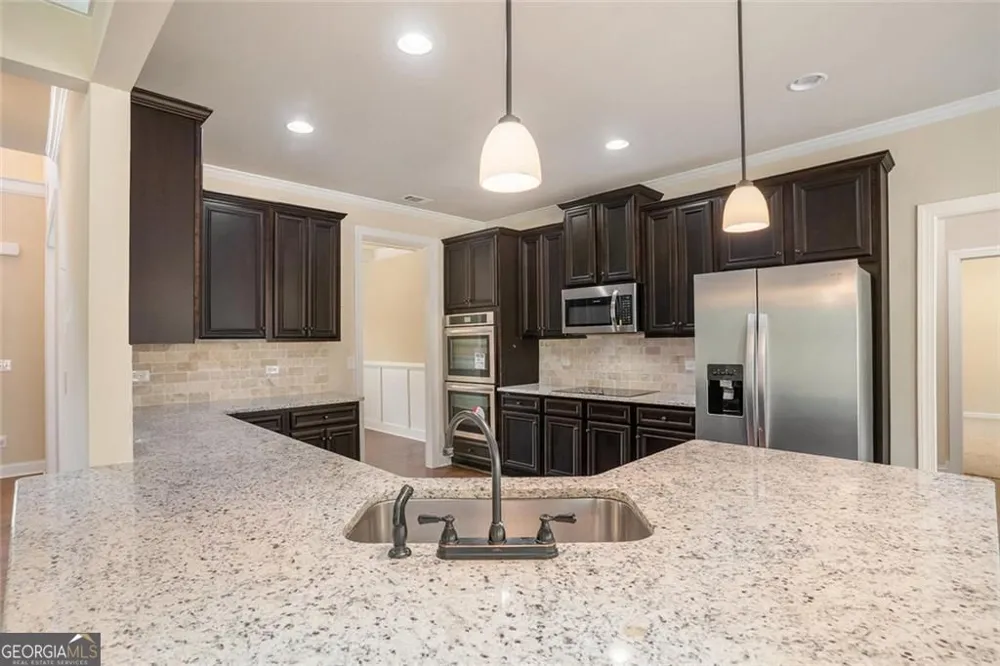 381 Homestead CIR Forsyth, GA 31029