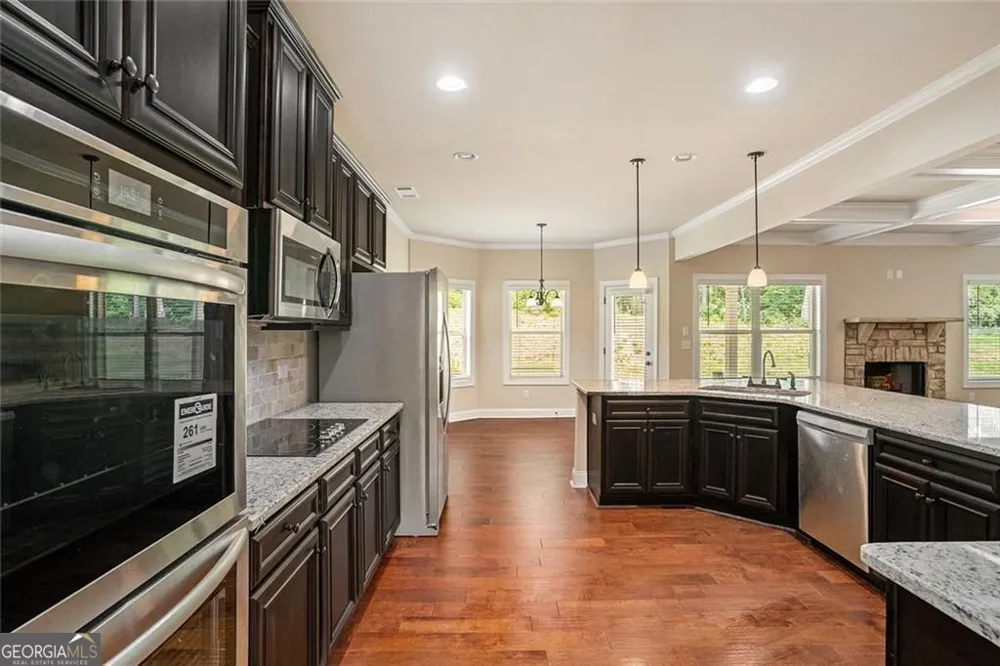 381 Homestead CIR Forsyth, GA 31029
