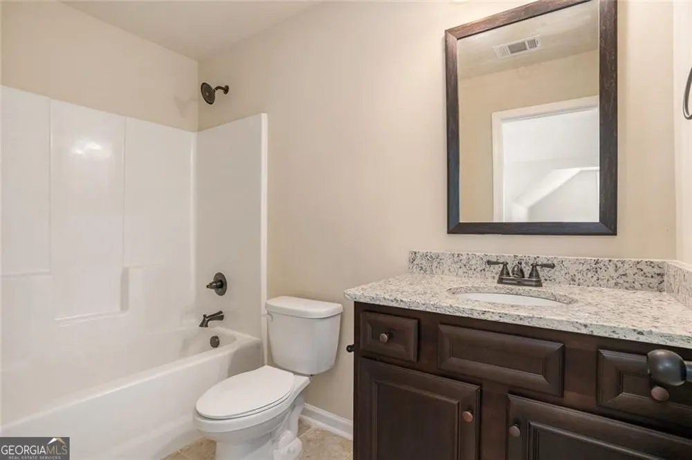 381 Homestead CIR Forsyth, GA 31029