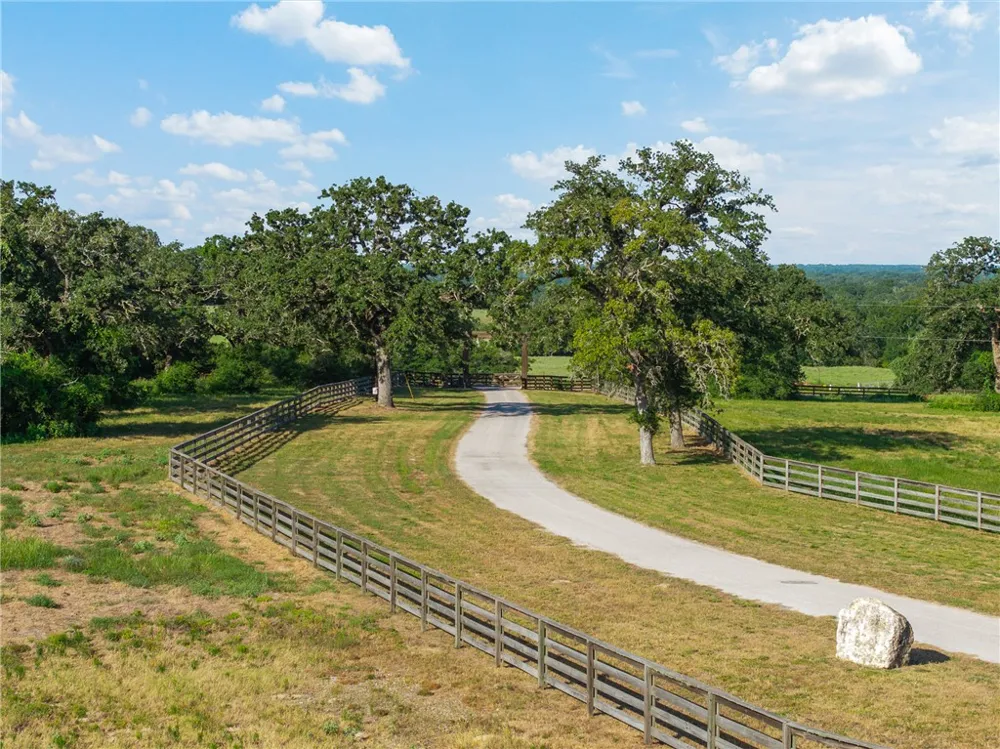 4845 County Road 119 Caldwell, TX 77836