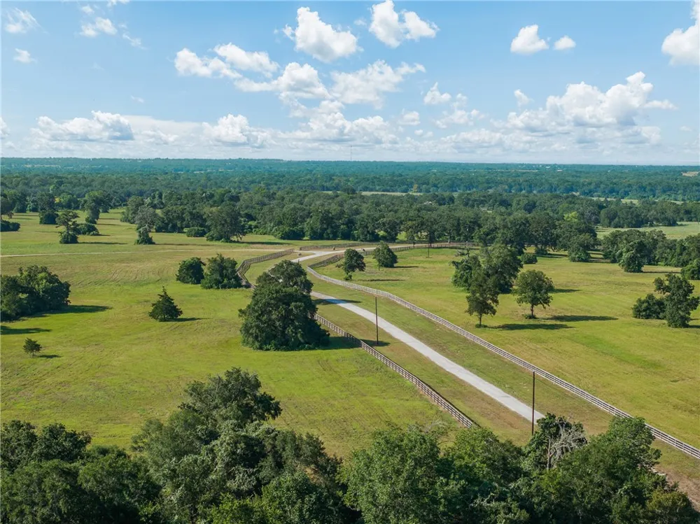4845 County Road 119 Caldwell, TX 77836